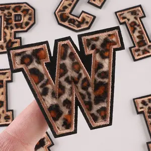 Patches de bordado de leopardo, bordado de A-Z 26 letras a ferro em patches para acessórios de vestuário