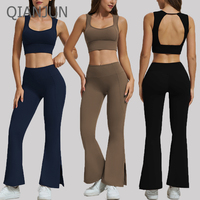Ensemble de yoga 2 pièces pour femme : Soutien-gorge de sport dos nu à col carré et pantalon évasé taille haute avec ourlet fendu – Tenue de sport pour la gym