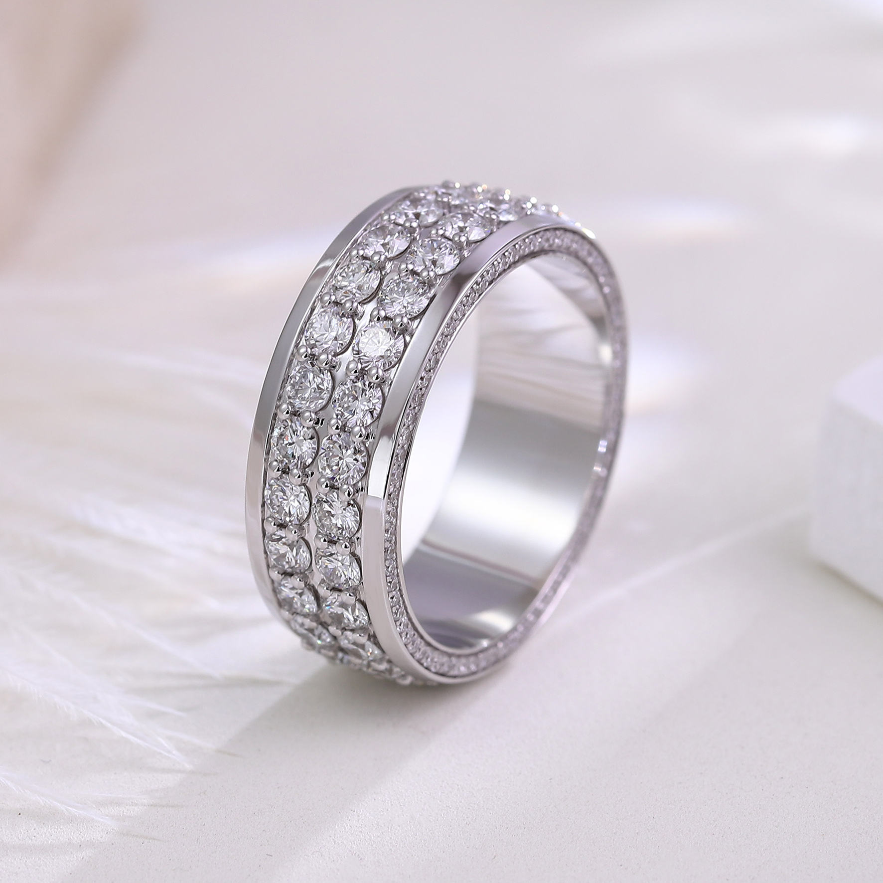 แหวนเพชรแล็บไวท์โกลด์ 14K