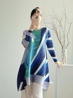 Robe Tunique Plissée Miyake à Rayures Imprimées, Longueur Genou, Décontractée et Ample, pour Femme – Élégante pour Soirées et Cérémonies