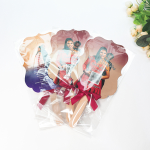 <span class=keywords><strong>Carte</strong></span> d'Invitation <span class=keywords><strong>de</strong></span> Mariage Personnalisée en Forme d'Éventail <span class=keywords><strong>avec</strong></span> Photos Imprimées en Couleur Recto Verso et Nœud en Ruban & Poignée en Bois pour Anniversaire - Product Image 5