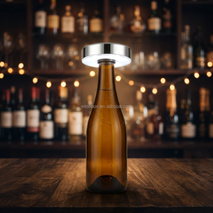 Bouteille de vin moderne avec col lumineux à LED, design fin, pour utilisation en bar - Product Image 3