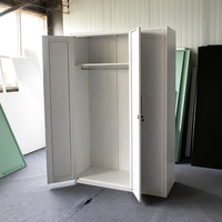 Armoire en acier durable à 3 portes avec panneaux surélevés, meuble de chambre en métal pour rangement de vêtements, placard à vendre