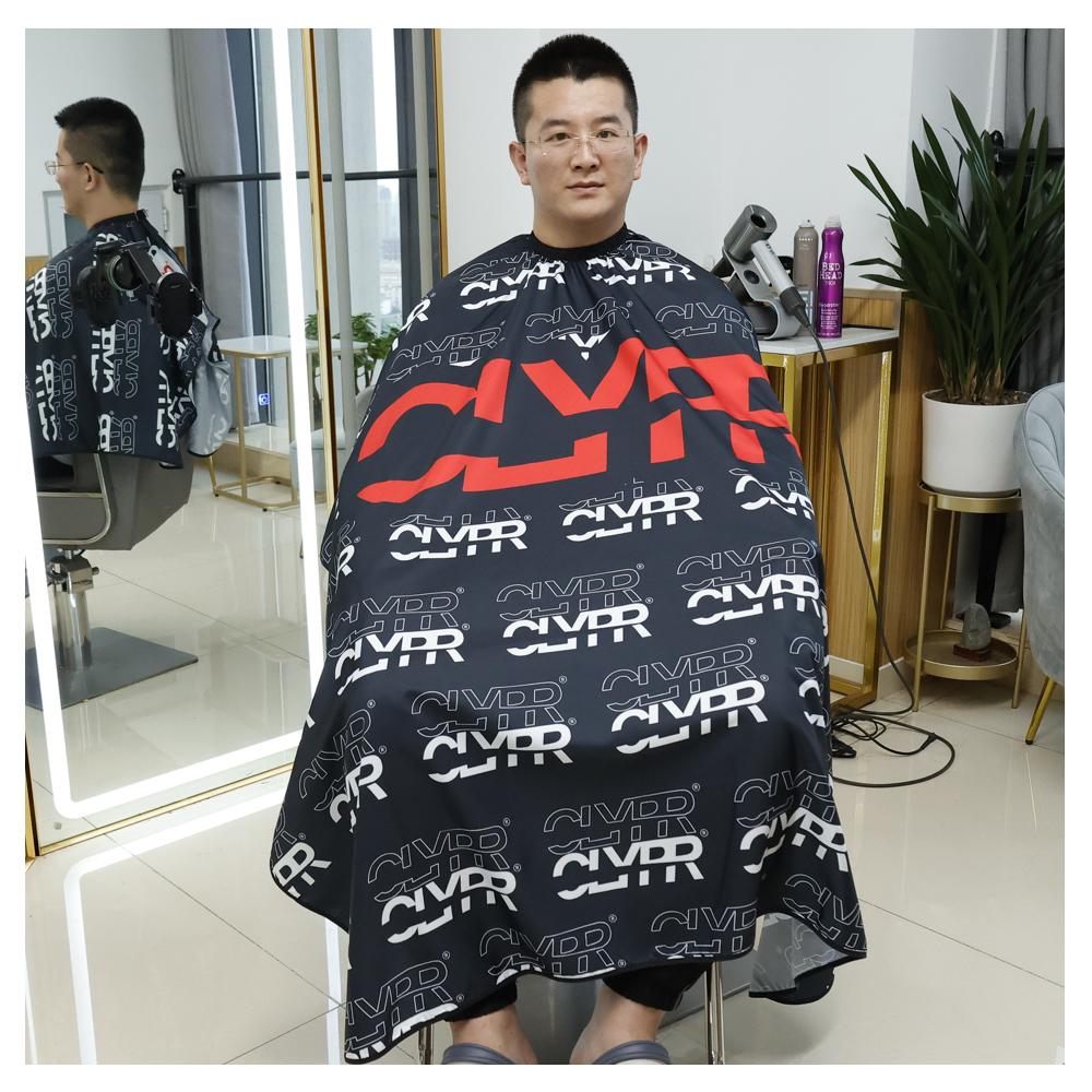 Grosir Logo Kustom Penuh Cetak Tahan Air Penata Rambut Salon Barber Cape dengan Logo