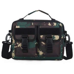 Bolso Bandolera Multifuncional Táctico con Puerto USB para Carga, Bolso de Mensajero con Diseño de Camuflaje para Hombre - Product Image 3