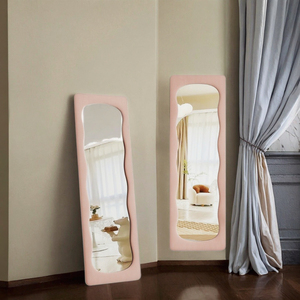 Grand miroir sur pied pleine longueur en verre ondulé avec cadre en bois et finition velours, fait main, luxe léger, pour chambre de filles et dressing à domicile - Product Image 3