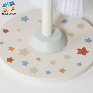 Ensemble d'outils de nettoyage <span class=keywords><strong>en</strong></span> <span class=keywords><strong>bois</strong></span> pour enfants avec support de rangement, balai, serpillière et pelle à poussière - <span class=keywords><strong>Jouet</strong></span> de simulation de ménage pour tout-petits W10L067 - Product Image 5