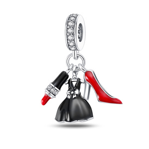 Breloques Pendentifs Style Tourisme (Rouge à Lèvres, Bagage, Appareil Photo) en Cuivre Plaqué Argent pour Accessoires <span class=keywords><strong>de</strong></span> Bracelet DIY, Direct Usine <span class=keywords><strong>de</strong></span> Bijoux - Product Image 1