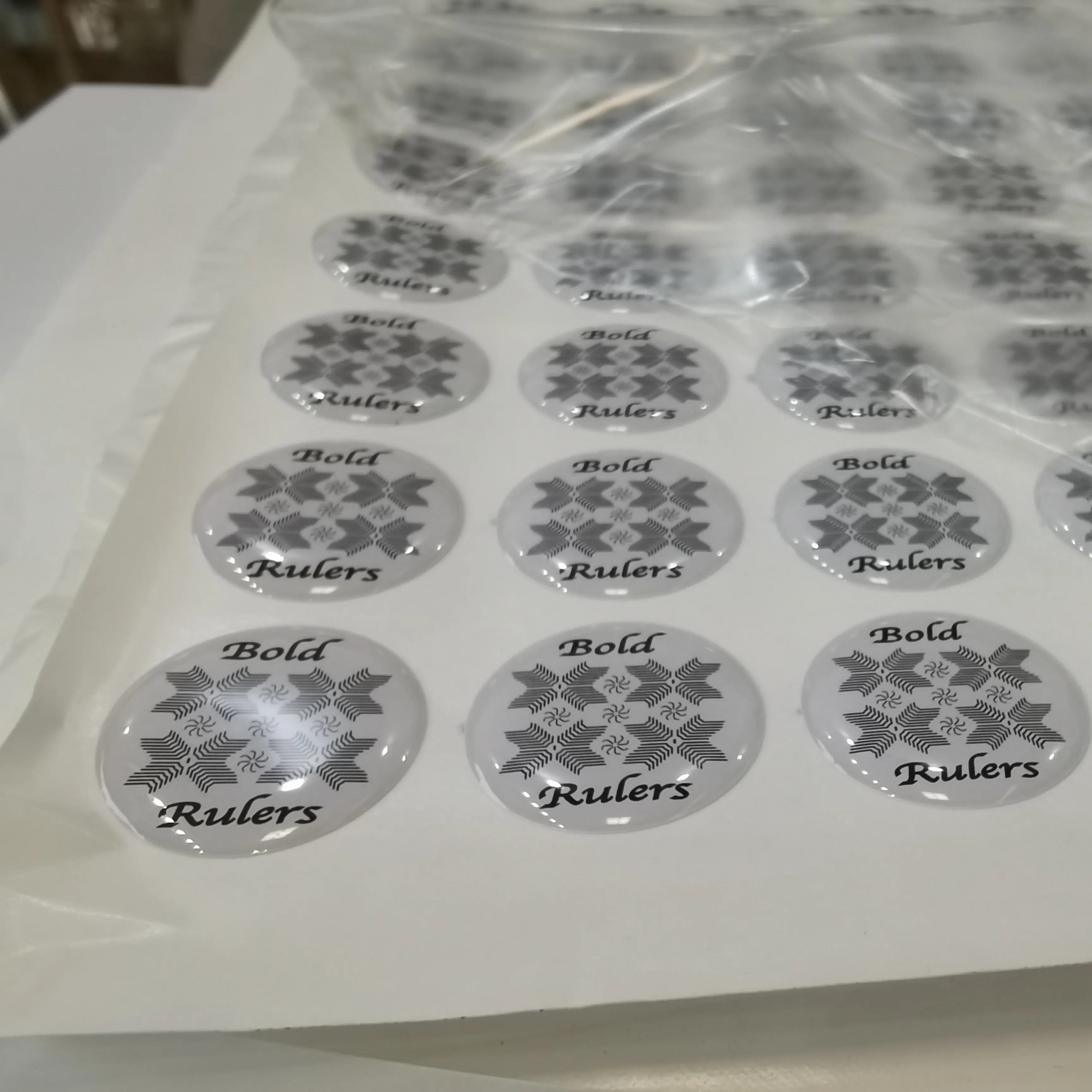 Pabrik OEM Kustom Putaran Epoxy Resin Bening Dome Stiker 3d Printing Epoxy Resin Label