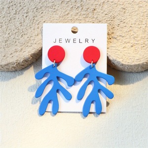 <span class=keywords><strong>Orecchini</strong></span> Pendenti in Acrilico E82, Design Astratto con Pesci Rossi e Blu, <span class=keywords><strong>Corallo</strong></span>, Leggeri, Ipoallergenici, Bicolore per Donne - Product Image 3