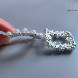 Boucle de chaussure en strass et perles très brillante pour bottines - Product Image 4