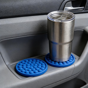 แผ่นรองแก้วซิลิโคนทรงกลมกันลื่นสำหรับรถยนต์ ขายดี ใช้ได้กับที่วางแก้วในรถยนต์ทุกประเภท - Product Image 3