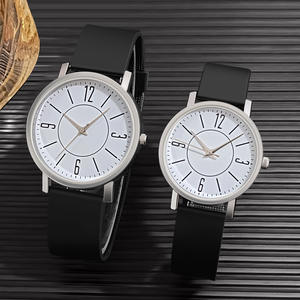 Femmes Hommes <span class=keywords><strong>Montre</strong></span> à Quartz Numérique Couple Montres pour Cadeau Boîtier en Alliage Bracelet en Silicone <span class=keywords><strong>Montre</strong></span> pour Hommes et Femmes Style Polyvalent - Product Image 2