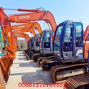 Mini pelleteuse sur chenilles Hitachi Zaxi70 ZX70 d'occasion 7 000kg 7 tonnes avec composant moteur central - Product Image 3