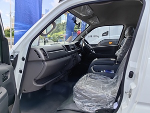 รถตู้ไฟฟ้าซันลองประสิทธิภาพสูง ระยะทางวิ่งไกล 301-400 กม. ตามมาตรฐาน NEDC แบตเตอรี่ 70-90 กิโลวัตต์ชั่วโมง มอเตอร์ 50-100 กิโลวัตต์ - Product Image 2