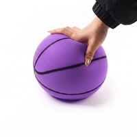 Ballon de basketball silencieux en mousse PU souple de 620g, taille 7 (29,5 pouces), personnalisable avec logo, pour entraînement intérieur des enfants, vente en gros usine