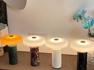 Lampe de table de lecture LED moderne sans fil avec abat-jour en verre marbré, commande tactile, intensité réglable, design minimaliste pour chambre à coucher, ambiance hôtelière - Product Image 5