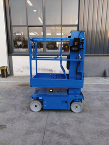 コンパクト3.6～6m垂直マストリフト自走式一人乗りリフト（倉庫・メンテナンス用） - Product Image 2