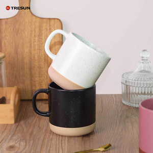 Mug en céramique mouchetée bicolore avec logo personnalisé, idéal pour le café, livré avec boîte cadeau – Cadeau promotionnel pour entreprises, bureaux et usage domestique - Product Image 1