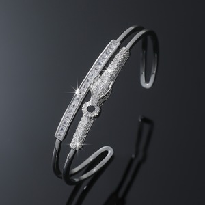 Brazalete con Cabeza de Leopardo, Plata con Microincrustaciones de Circonio, Joyería para Mujer, Regalo, Uso Diario - Product Image 1