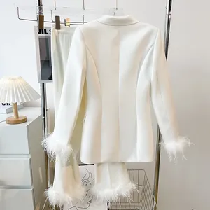 Lusso primavera autunno abiti fantasia colore bianco manica lunga con piume da festa Set due pezzi - Product Image 2