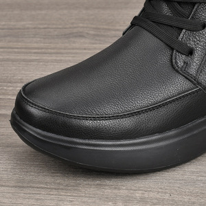 Bottes d'hiver en cuir véritable pour homme, style Martin, à bout rond, doublure en fourrure, lacets, semelle extérieure en caoutchouc, isolantes, chaussures décontractées - Product Image 4