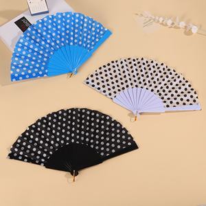 Ventiladores Plegables de Bambú con Borde de Encaje Hechos a Medida de Alta Calidad, Venta al por Mayor, Regalos de Recuerdo, Ventiladores de Mano para el Hogar - Product Image 5