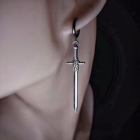 Vente en gros de boucles d'oreilles en forme d'épée argentée de style punk cool, tendance européenne et américaine, bijoux gothiques en alliage, vente directe d'usine pour unisexe