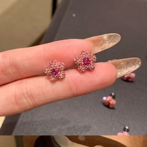 Pendientes de Flor Rosa con Microincrustaciones de Diamantes para Mujer, Regalo, Yiwu - Product Image 4