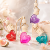 Diffuseur d'arômes pour voiture en verre transparent en forme de cœur élégant, pendentif, désodorisant pour voiture, cadeau romantique