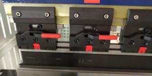 Freno de prensa hidráulica CNC, máquina dobladora de acero, máquina dobladora de placas de Metal (WC67Y) - Product Image 3