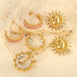 Pendientes de Aro con Diseño Boho Vintage, Chapados en Oro de 18K, de Acero Inoxidable, con Luna Creciente y Sol, con Circonitas y Perlas, Modernos, para Mujer - Product Image 1