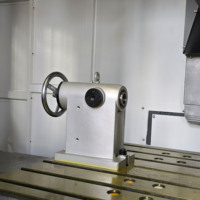 Centre d'usinage CNC haute précision VMC1375 4 axes avec broche BT40 8000 tr/min pour la fabrication de moules
