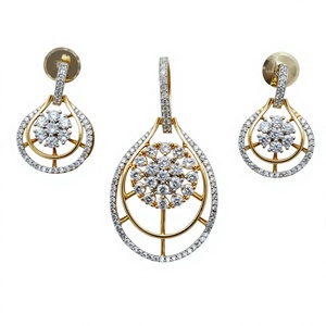Ensemble collier et boucles d'oreilles élégant et glamour en laiton plaqué or avec finition zircon pour femmes, idéal pour les mariages - Product Image 2