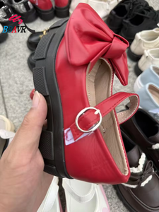 รองเท้าเจ้าหญิงหนังไมโครไฟเบอร์ PU สายเดี่ยวขายดีสำหรับเด็กผู้หญิง รุ่นใหม่รับฤดูใบไม้ผลิ พื้นยางแบบมีหัวเข็มขัด - Product Image 3