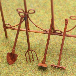 Ensemble d'outils de jardin miniatures en métal rouillé, 1.4 pièces, modèle pelle, râteau, fourche, pour maison de poupée 1:12, serre, aménagement de <span class=keywords><strong>mini</strong></span>-paysage - Product Image 2