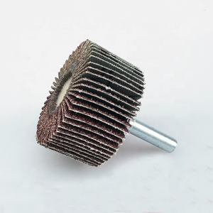 <span class=keywords><strong>DMS</strong></span> 80 Grit Disque de meule à lamelles abrasive Roue à lamelles avec arbre pour le meulage de l'acier inoxydable et du métal - Product Image 1