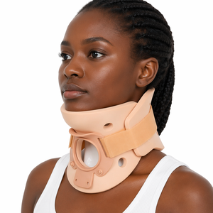 Collier cervical médical réglable Philadelphia respirant avec ouverture pour trachéotomie pour la récupération des fractures - Product Image 1