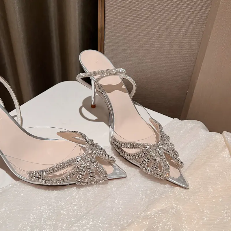 Verão Novo Versátil Diamante Borboleta Sapatos De Casamento 2399 Cristal Transparente Apontou Salto Alto