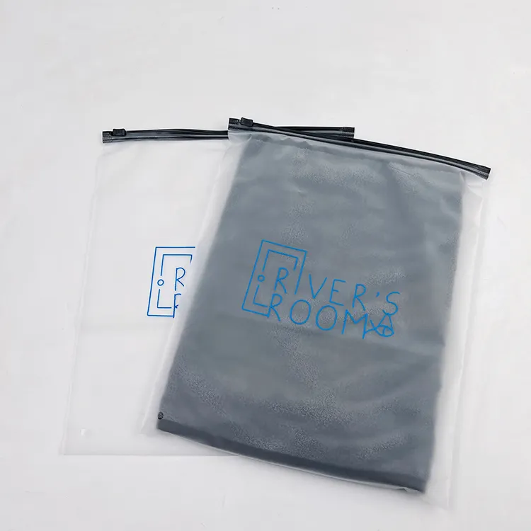 迅速な生産カスタム印刷再封可能なフロストPEビニール袋衣類包装フロストスライダージッパーバッグあなたのロゴ付き