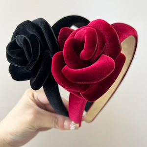 Serre-tête en velours personnalisé pour femme - Design 3D élégant et classique de 16 cm, idéal pour mariages et soirées - Product Image 1