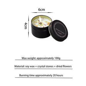 شمعة فاخرة مخصصة بالجملة معطرة بالزهور في علبة من الصفيح، كريستال وزهور مجففة، للعلاج بالروائح، من شمع الصويا عديم الدخان برائحة نباتية طبيعية - Product Image 3