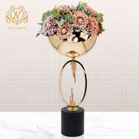 Ornements créatifs d'art moderne de table Centres de table de mariage Vase Grand support de fleurs en métal doré pour la décoration de table de mariage à la maison