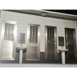 Toilettes portables en panneaux sandwich, design minimaliste, durables, pour utilisation dans les lieux publics - Product Image 2