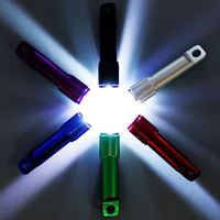 Mini lampe torche LED porte-clés, lampe de poche portable en aluminium avec mousqueton pour le camping, la randonnée, le trekking, en gros