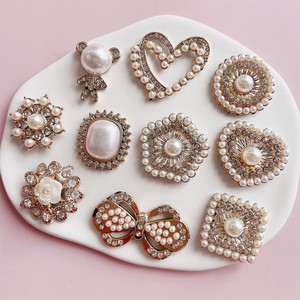 Breloques en résine DIY rétro, en forme de cœur, géométriques et carrées, ornées de perles, pour accessoires, coiffes, pinces à cheveux, coques de téléphone et boucles de chaussures - Product Image 3
