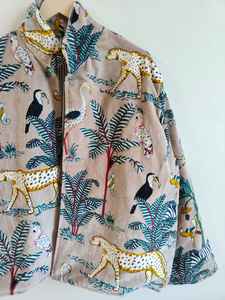 Blouson Bomber en Velours Respirant Écologique Réversible à Imprimé Jungle Marron avec Rembourrage 100% Coton Longueur Courte Prêt pour l'Hiver - Product Image 5