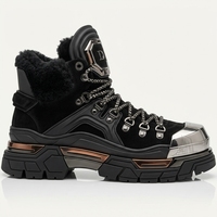 Nouvelles Bottes Tactiques de Neige 2027 en Daim Noir Personnalisées avec Embout en Acier Géométrique Argenté et Détails Bronze, Plateforme Épaisse et Fourrure Chaude – Vente en Gros