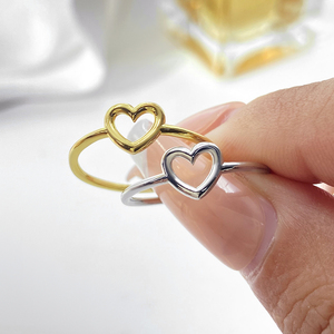 Anillo de Corazón Simple Chapado en Oro de 18K a la Moda, Resistente al Agua, para Mujer - Product Image 4