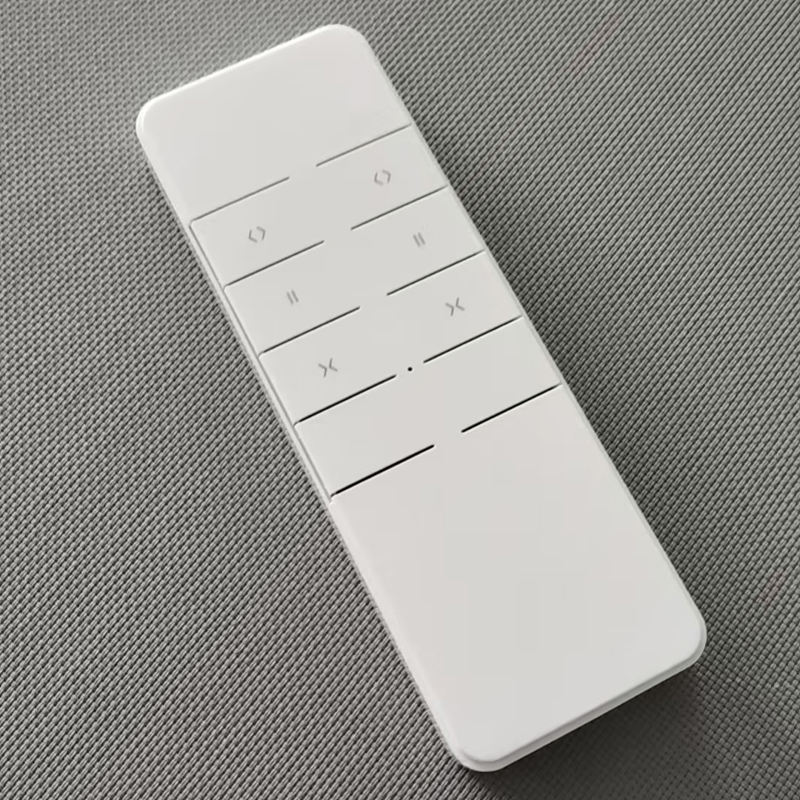 รีโมทคอนโทรลสีขาว 2 ช่อง